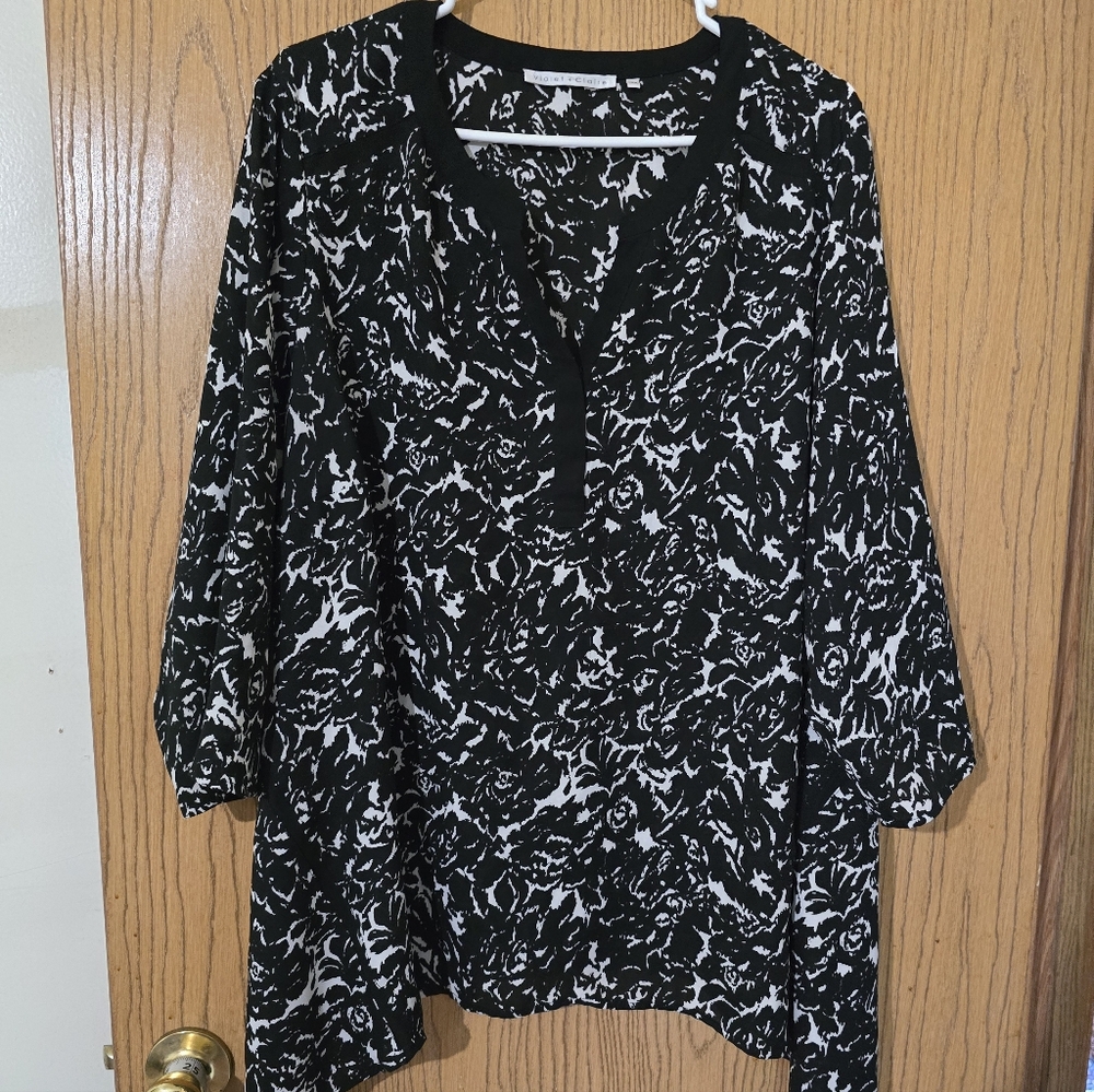 Violet & Claire Black & White Blouse